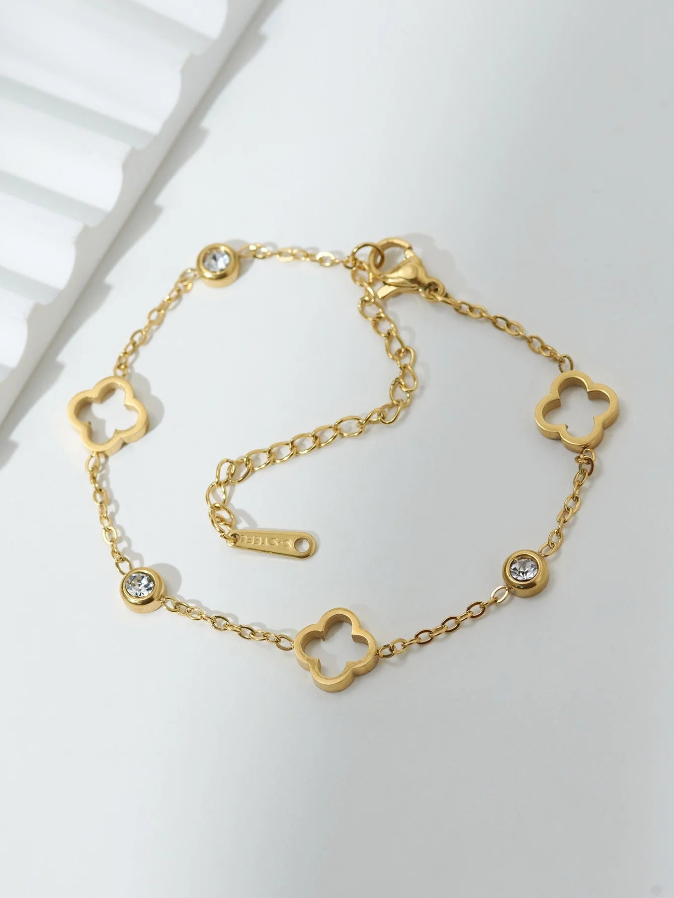 1Pc Lucky Luxury Fashion Flower Decor Bracelet for Women for Daily Decoration Gifts for Friends Mom Gifts Party Favors Jewelry